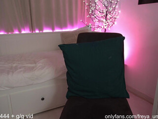 freya_ bong anchovies in red