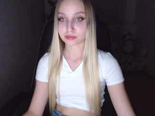 carrrriebradshaw slim a pretty bitch ing on a dick