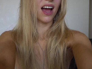 catanddickxxx close-up finger fucking in live show