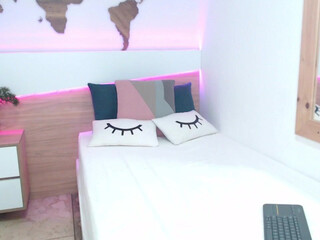 carol_mars teen slut a sweet pink hole in online show