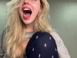 angel_from_sky spicy bitch masturbates cunt