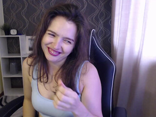 ariel_floyd sexy babe gently caresses pussy