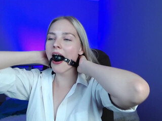 jscarlett busty babe caresses nipples