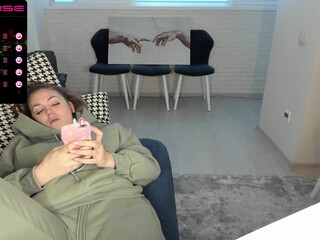 jinbei_ wonderful bitch shows tits