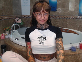 nickyneck hot bitch passionately pulls pussy