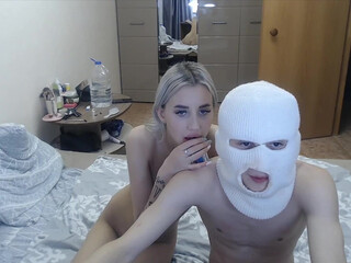 newbies_sexy crazy babe posing nude