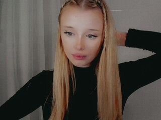 lovely1alissa beauty with cool curves