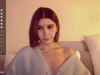 maye_maye whore asks her to fuck in an online show