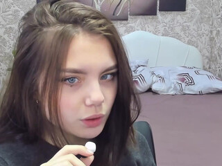 alina_sky new show with rubbing  juicy pussy