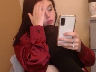 lushlexi01 gracious chica shows gorgeous body