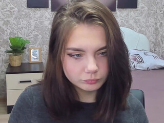 alina_sky hot bitch punches holes with fingers