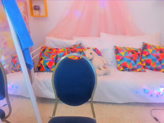 stephanie_evans naughty doll fucks herself with a phallus