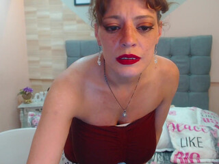 abril hot aunt fucks juicy anus