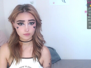 lizzyhoney_ cute confused