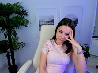 linda_butler busty beauty plays with butt plug2022 webcam