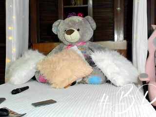 latinangel1 mfc  strapon show with beautiful pussies