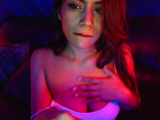 jackjackandsara wonderful woman gently pulls pussy