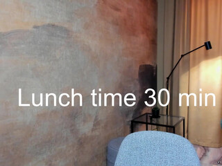 8a8y_nura teases big ass wet finger