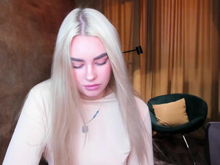 8a8y_nura sex cam show with rider girl