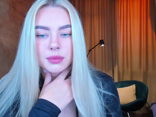 8a8y_nura teasing cam video with petite whore