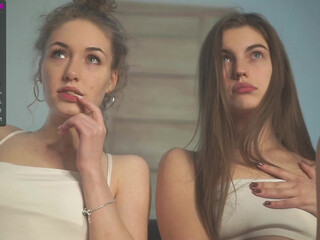 hoolybunny cam rubbing  with beautiful slim kitty