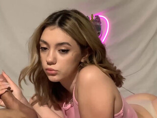 xpinkiepiex modest slut tells interesting stories on camera