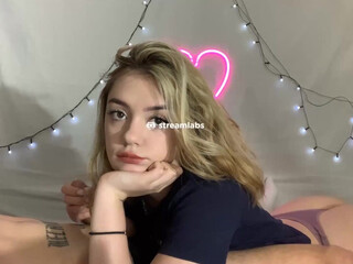 xpinkiepiex cosplay babe jumping on a sex toy toy