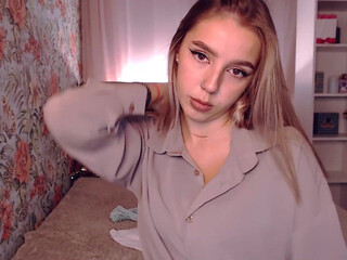 clarecraig young pussy with very juicy booty and big