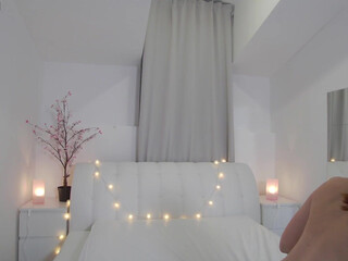 emmybabygirll chaturbate cam model with a shaved pussy