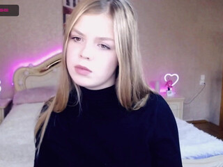 vanessasue busty slut caresses both slits