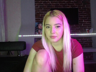 sweety_flipflop private show rubbing  petite girl