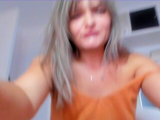 ella_squirt redhead skinny american college girl2022 webcam