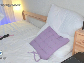 mjgreencat busty  girl  jerks her pussy and squirts