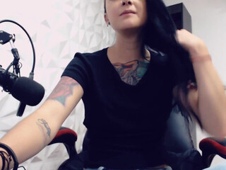 bely_basarte luxurious harlot poses in fr