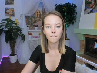 stephanie_evans slim skinny girl gets an orgasm from masturbation