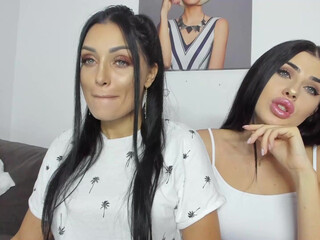 sas4a gorgeous babe dancing striptease