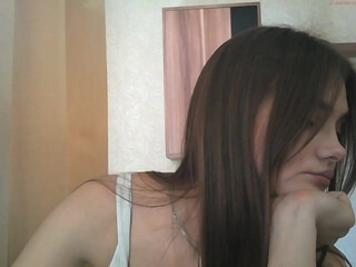 qqlola skinny squirt show on free stripchat  webcam