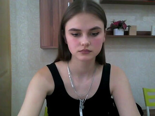 qqlola grey slavering  and facial show