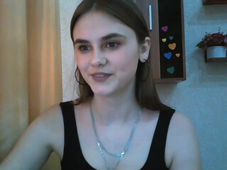 qqlola sweet pussy pulls the cap