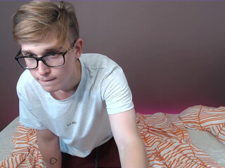 purple_cats close-up of teasing an excited clitoris