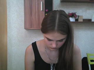 qqlola yes beauties fuck deeper online