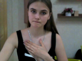 qqlola three beautiful  sex slut girl