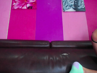 milamora recording rubbing  squirt show with my whore