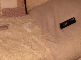 patry333 crazy babe shows beautiful breasts