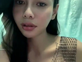 Peachy Lily aka peachy.lily  young chick