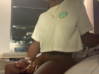 Kourtney Dash aka kourtneydash  rubbing  orgasm shows a sexy blonde