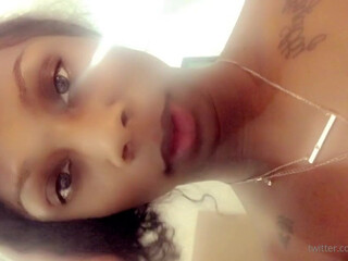 Kourtney Dash aka kourtneydash  big ass  fucks a drilling machine