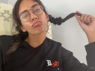 rejaniced sexy slut shows big tits