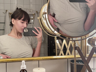 rejaniced passing bitch in stockings