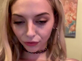 lilylarimar horny babe rubbing  cam with a beautiful pussy